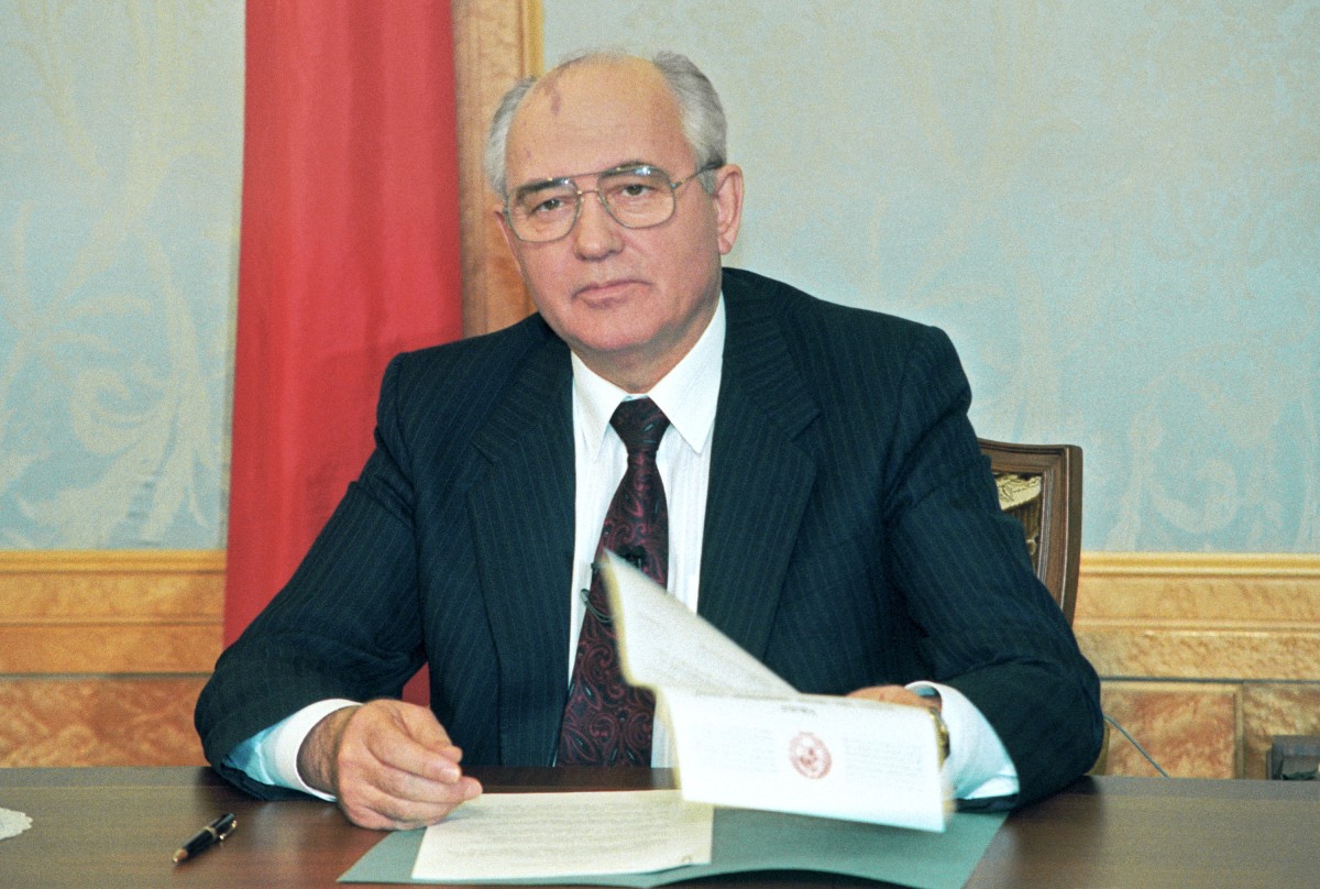 REMEMBER. Omul care și-a distrus sistemul. 15 martie 1990: Gorbaciov devine singurul președinte din istoria URSS