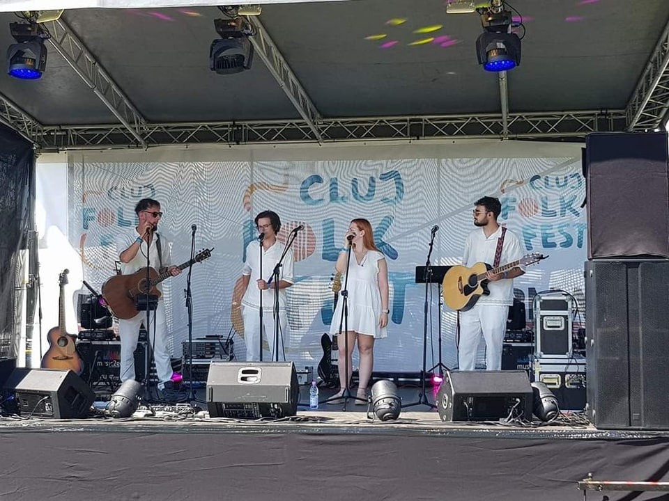 PREMIERĂ La Cluj are loc primul concert alimentat 100% direct cu energie produsă de un sistem fotovoltaic, creat de compania LIVOLTEK