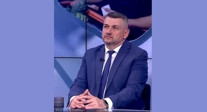 Liderul PSD Cluj-Napoca Ovidiu Săcară cere sprijinul primarului Emil Boc pentru o schimbare din temelii în administrația locală. ”Domnule primar, haideți să facem curățenie reală în urbanismul clujean!  Strada Uliului nu e un accident – e o consecință!”